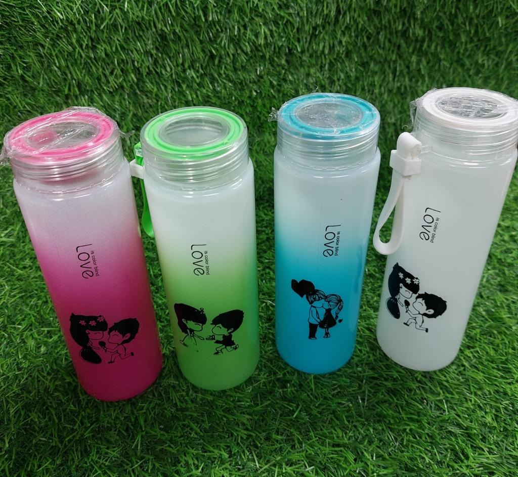 Glass bottles back in stock Color random only