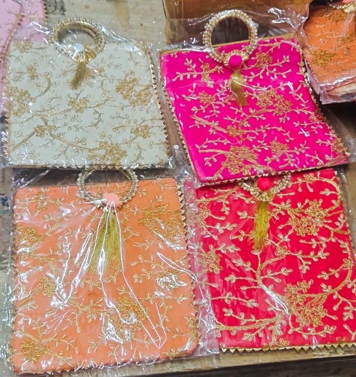 New mehandi favor bags Color random only