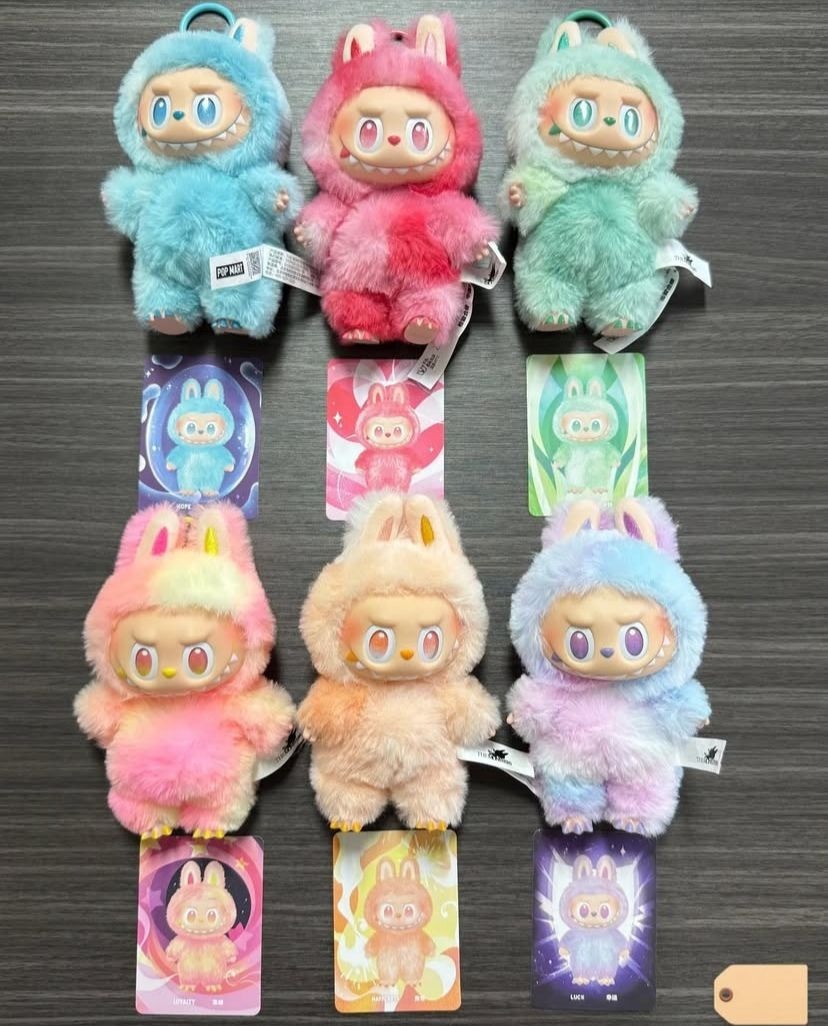 Labubu Big into Energy series dolls.Color random only as its in surprise pouch packing so no choice possible