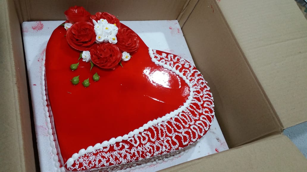 2 Pound Custom Cake, Packaging Type: Box at Rs 1600/pound in North 24  Parganas | ID: 20616507655