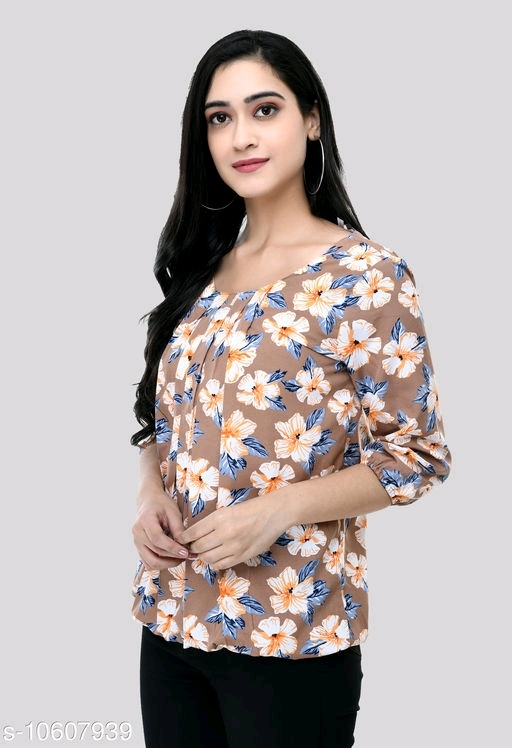 Women's Beautifull Trendy Printed Top - M, available