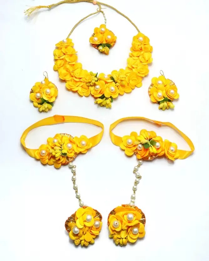 Elegant Flower Jewellery | Fashionable Mangtika with earrings | Flower Jewels | Bridal Jewellery | Flower Earrings and Mangtika Set | Women Floral Jewellery for Haldi and religious festivals | Flower jewelery for haldi marriage ceremony