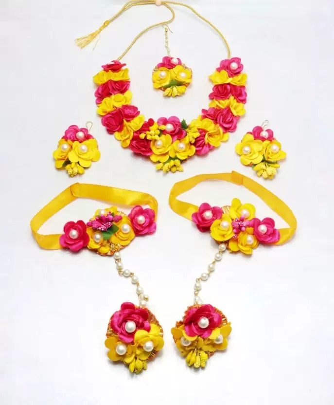 Elegant Flower Jewellery | Fashionable Mangtika with earrings | Flower Jewels | Bridal Jewellery | Flower Earrings and Mangtika Set | Women Floral Jewellery for Haldi and religious festivals | Flower jewelery for haldi marriage ceremony