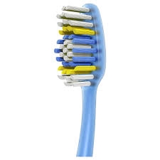 Colgate Extra Clean Toothbrush Medium - 1Pcs