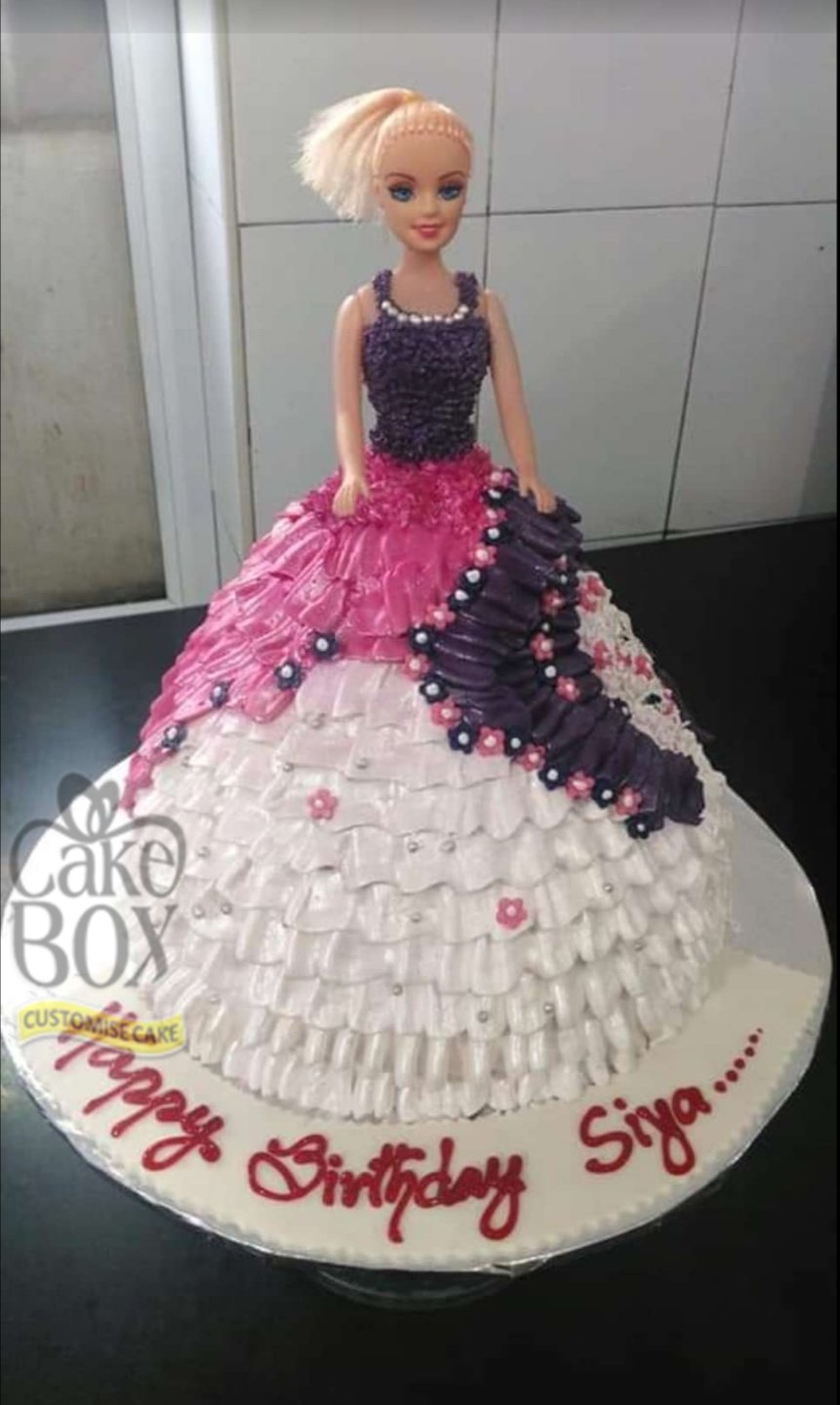 Barbie' Cake