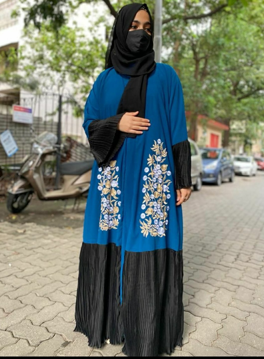 Jutte Frills Embroidery Abaya - Blue