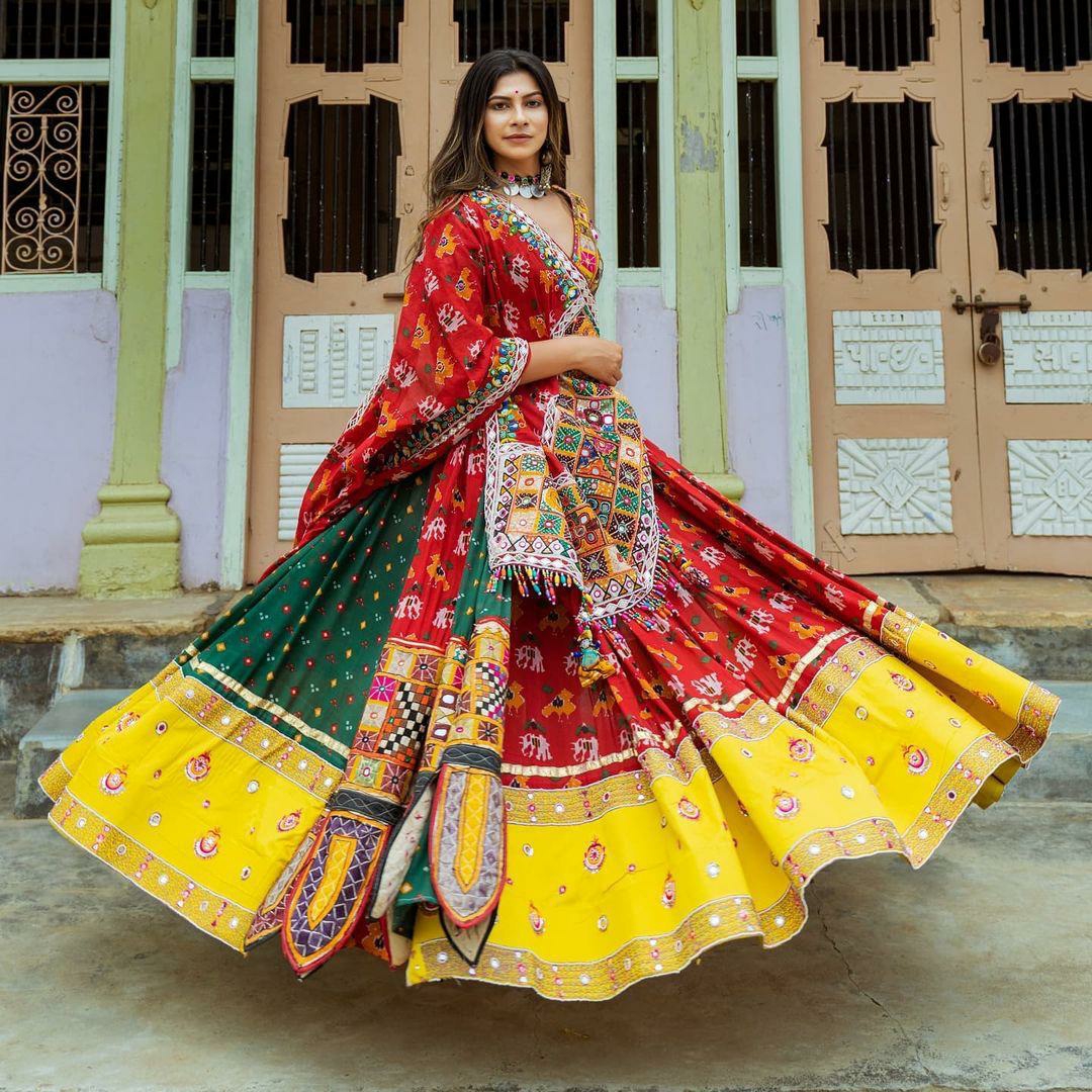 DESIGNER NAVRATRI SPECIAL LAHENGA CHOLI - Red Lehenga