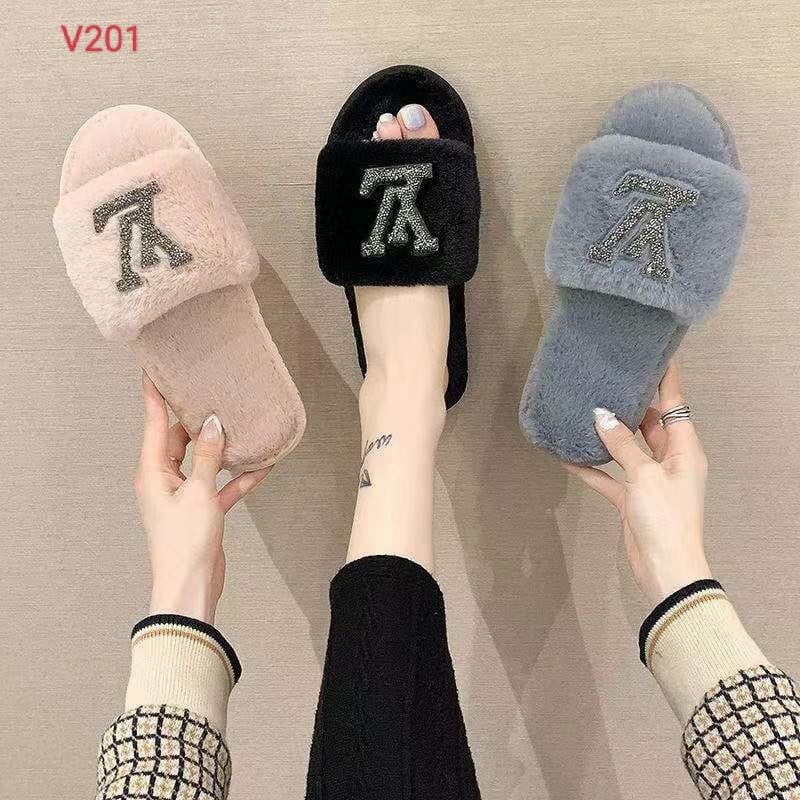 Louis Vuitton Slippers Pink Fluffy