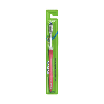 ESCOVA DENTAL ORAL B PRO MÉDIA 1 UNIDADE