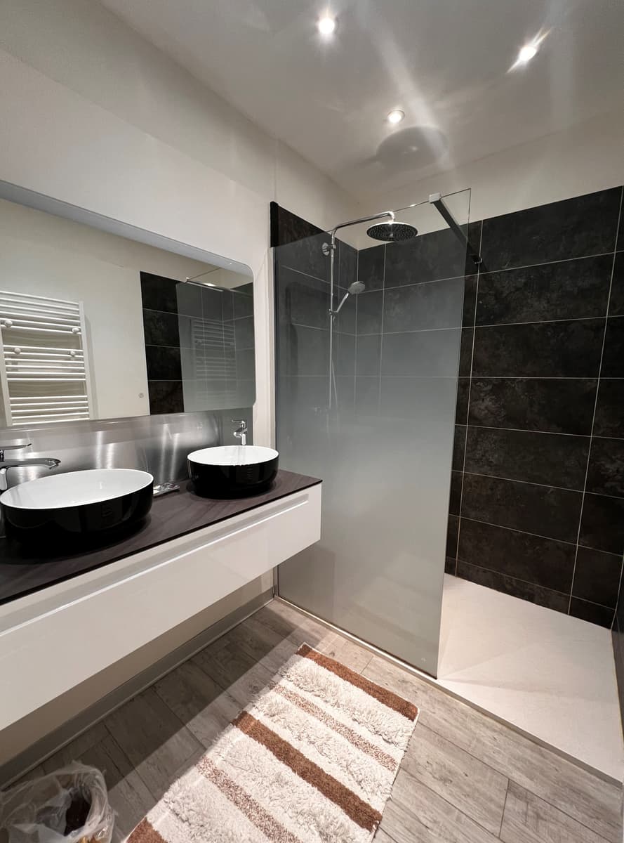 GRIMAUD - Duplex - 74m2 - 4 terrasses - Piscine - SPA - Garage-9