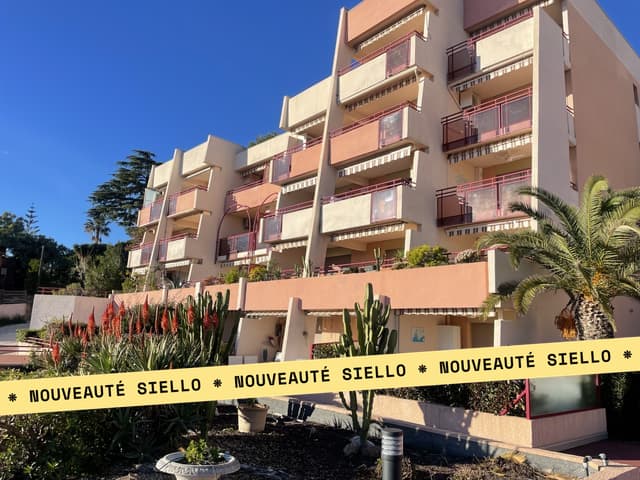 LE LAVANDOU 3 pièce(s) 64m2 rénové Superbe vue mer Piscine Parking couvert - 1