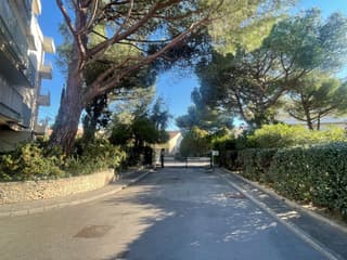 EXCLUSIVITE - Fréjus-Plage - Appartement 3 pièces - 60m2 - Terrasse - Parking-2