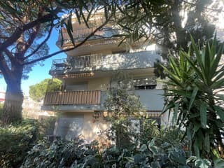 EXCLUSIVITE - Fréjus-Plage - Appartement 3 pièces - 60m2 - Terrasse - Parking-1