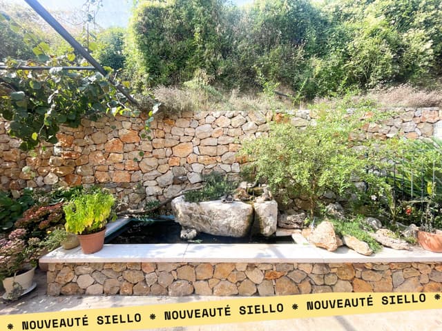 Villa dominante 272m2 - 11 pièces - Vue mer - Saint Laurent du Var (06) - 1