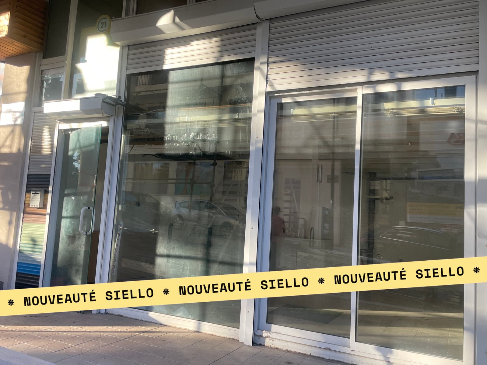 Antibes - Local Commercial 55m2 - vitrine, mezzanine, terrasse-1