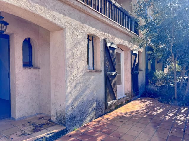 Aiguines, maison mitoyenne avec jardin - 3