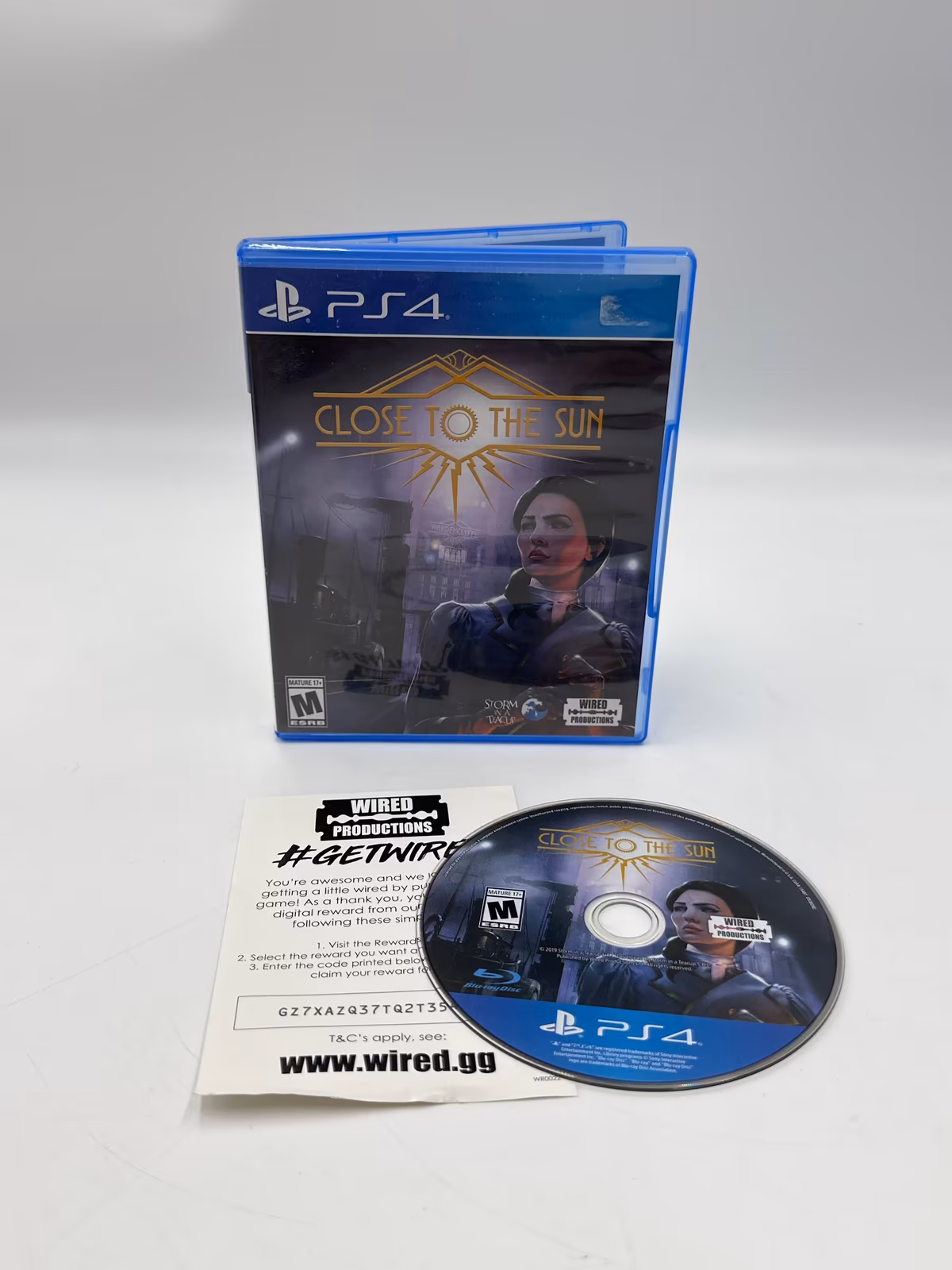 Close to the Sun - PS4 - Mídia Física - Seminovo