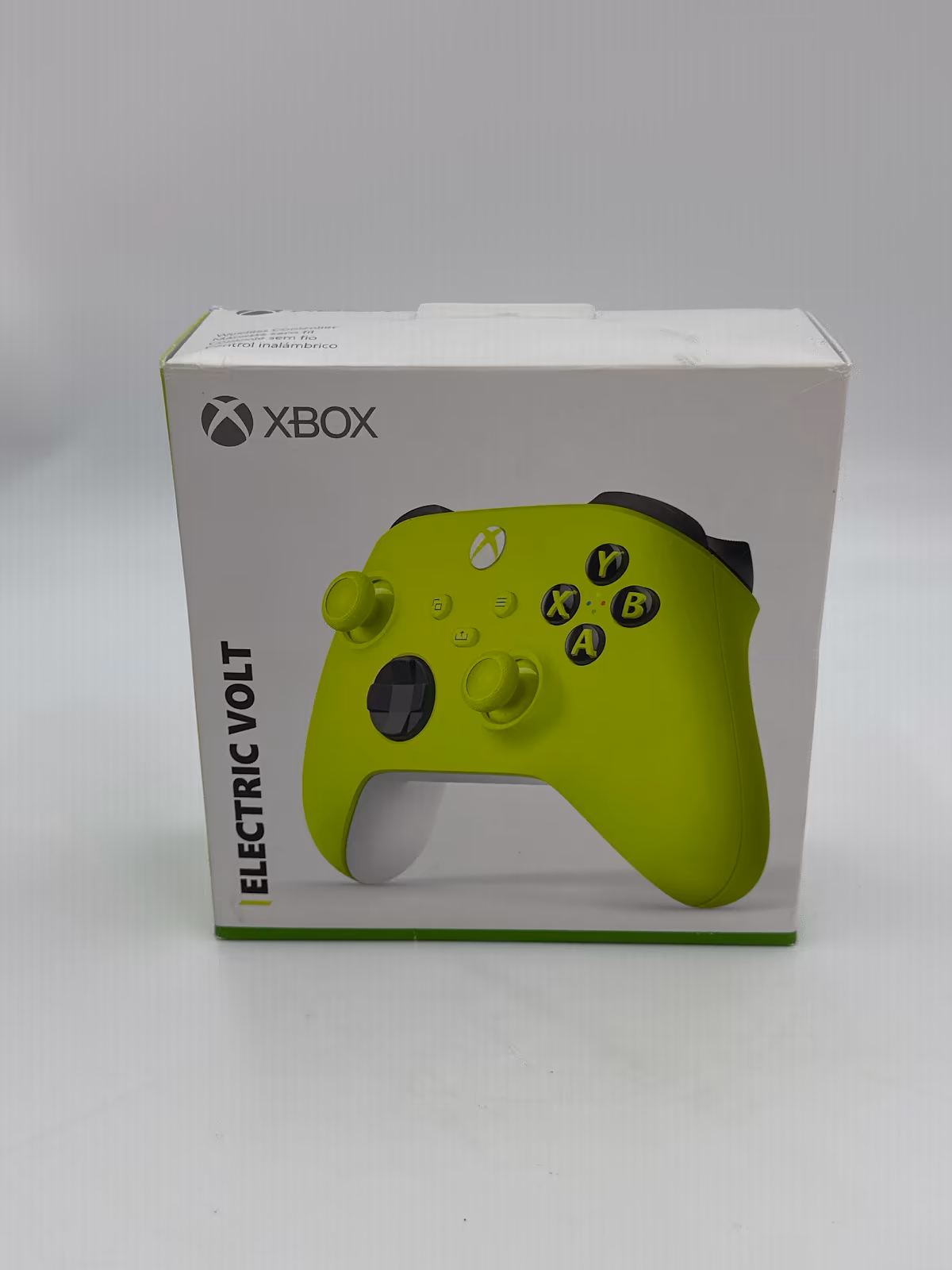 Controle Xbox Wireless Electric Volt, foto real da unidade