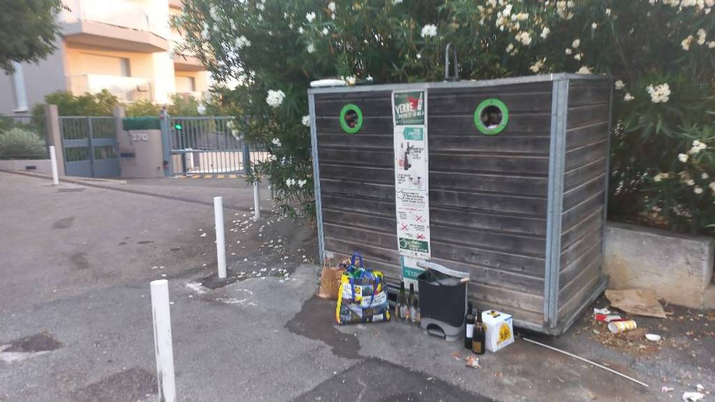 Problème sans commentaire, besoin d'assistance.