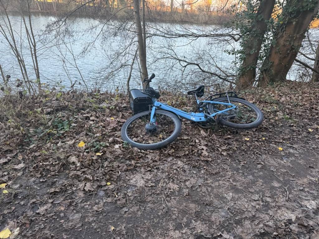 Velib abandonné au bord de l’Oise