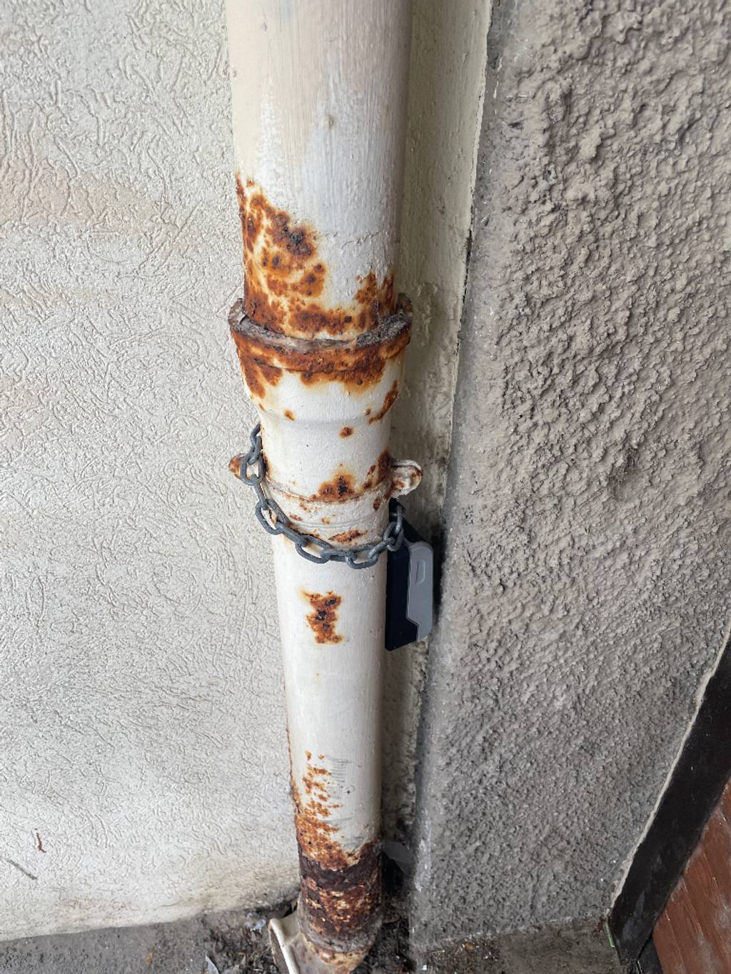 Présence de boîte à clé étonnante.