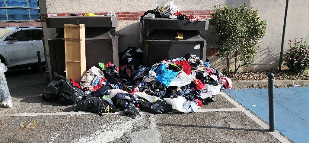 Problème : Bacs non vidés ou mal conçus.