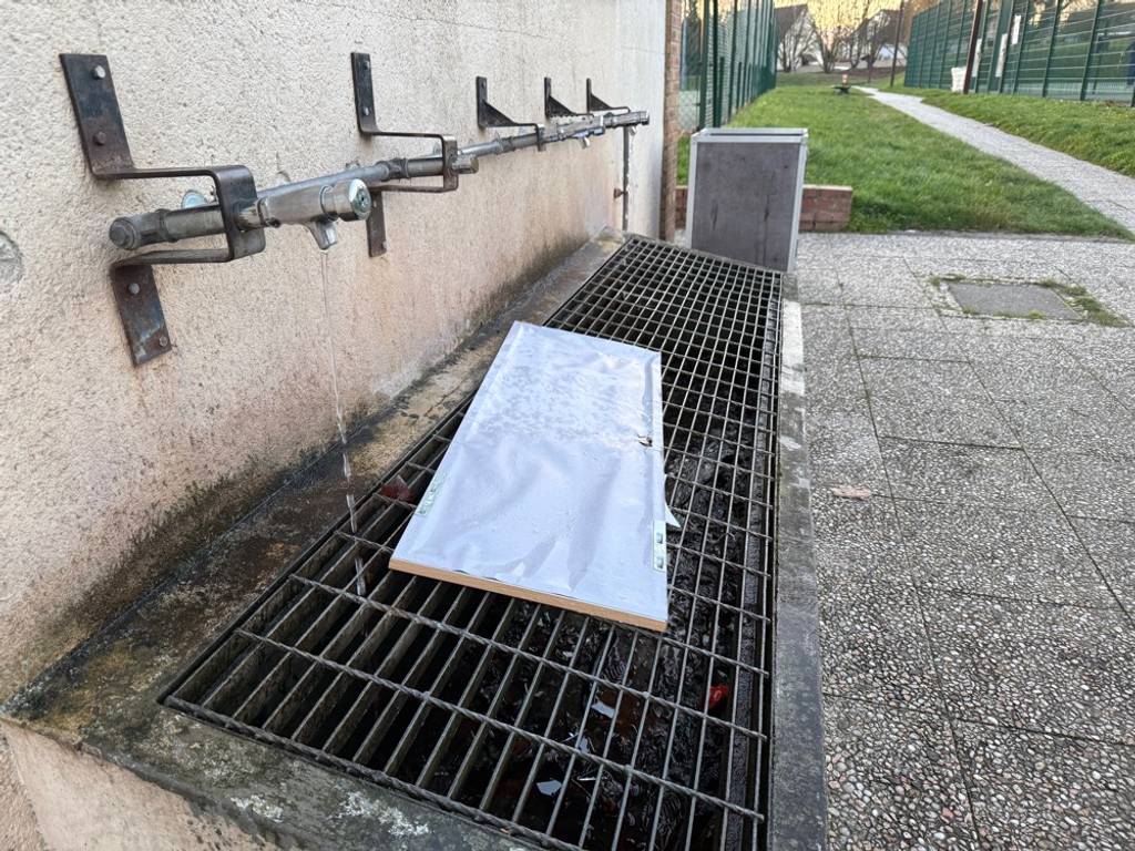 Photo 2 - Fuite continue des robinets publics
