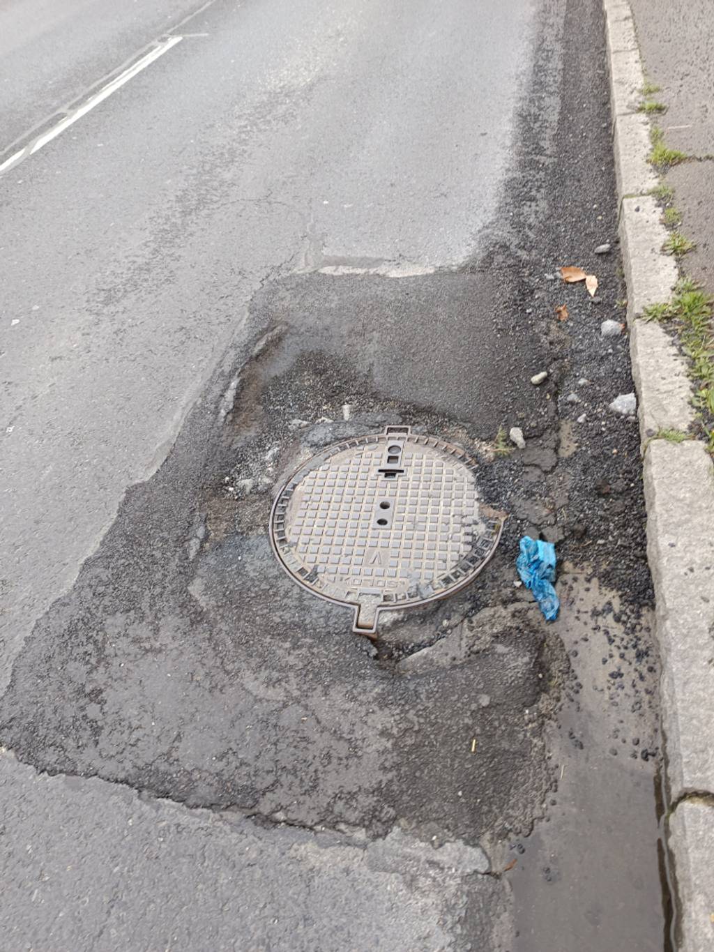 Photo 2 - Nid de poule Avenue Amiral Lemonnier