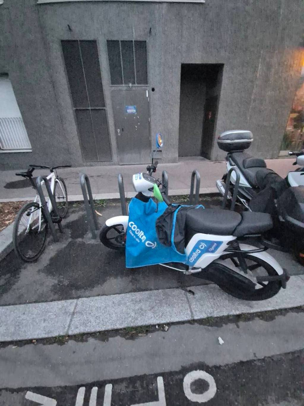 Troisième fois stationnement gênant vélos