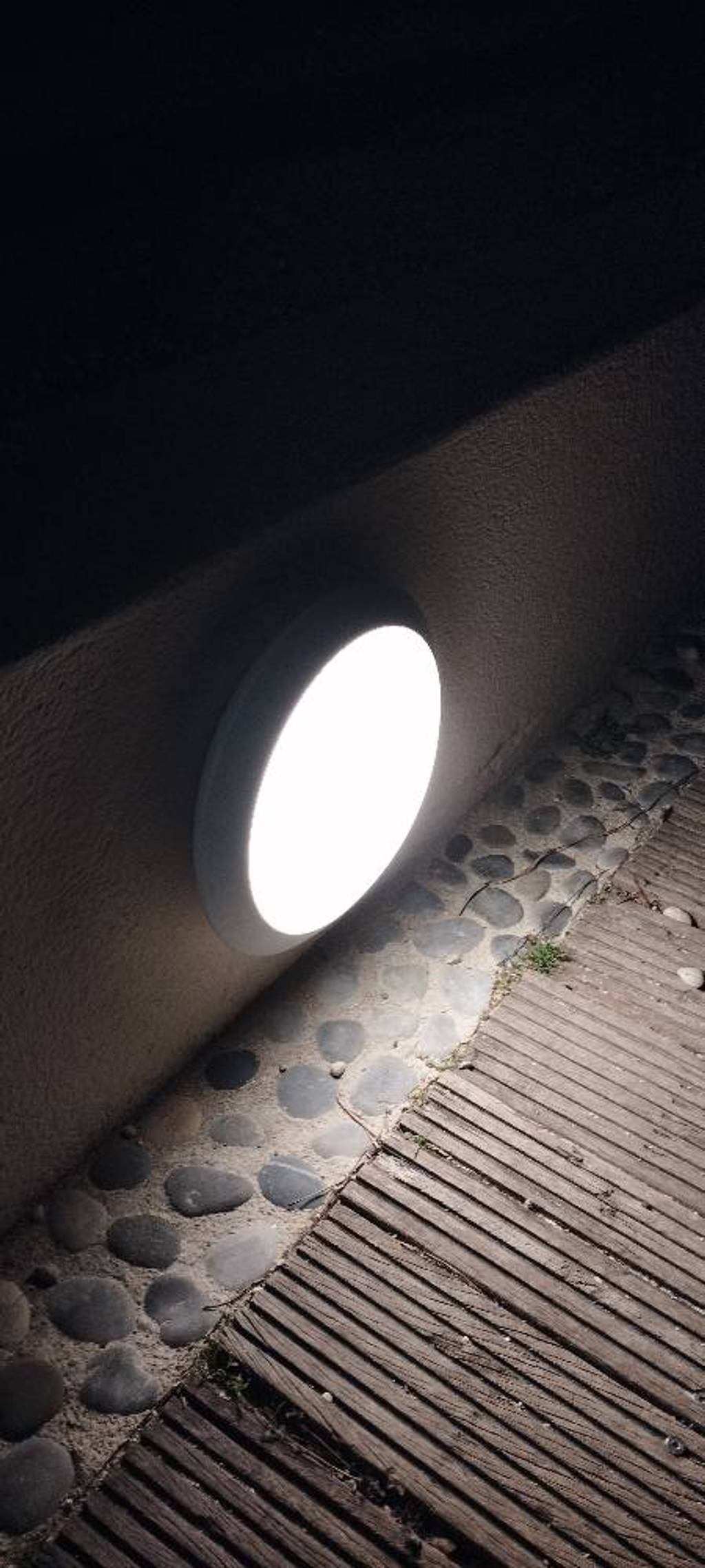 Photo 2 - Pannes récurrentes d'éclairage Promenade Josephine Baker