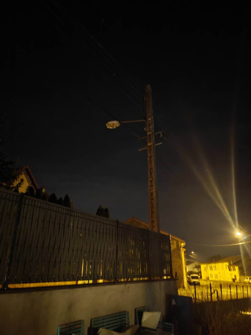 Problème d'éclairage persistant rue Ranguevaux.