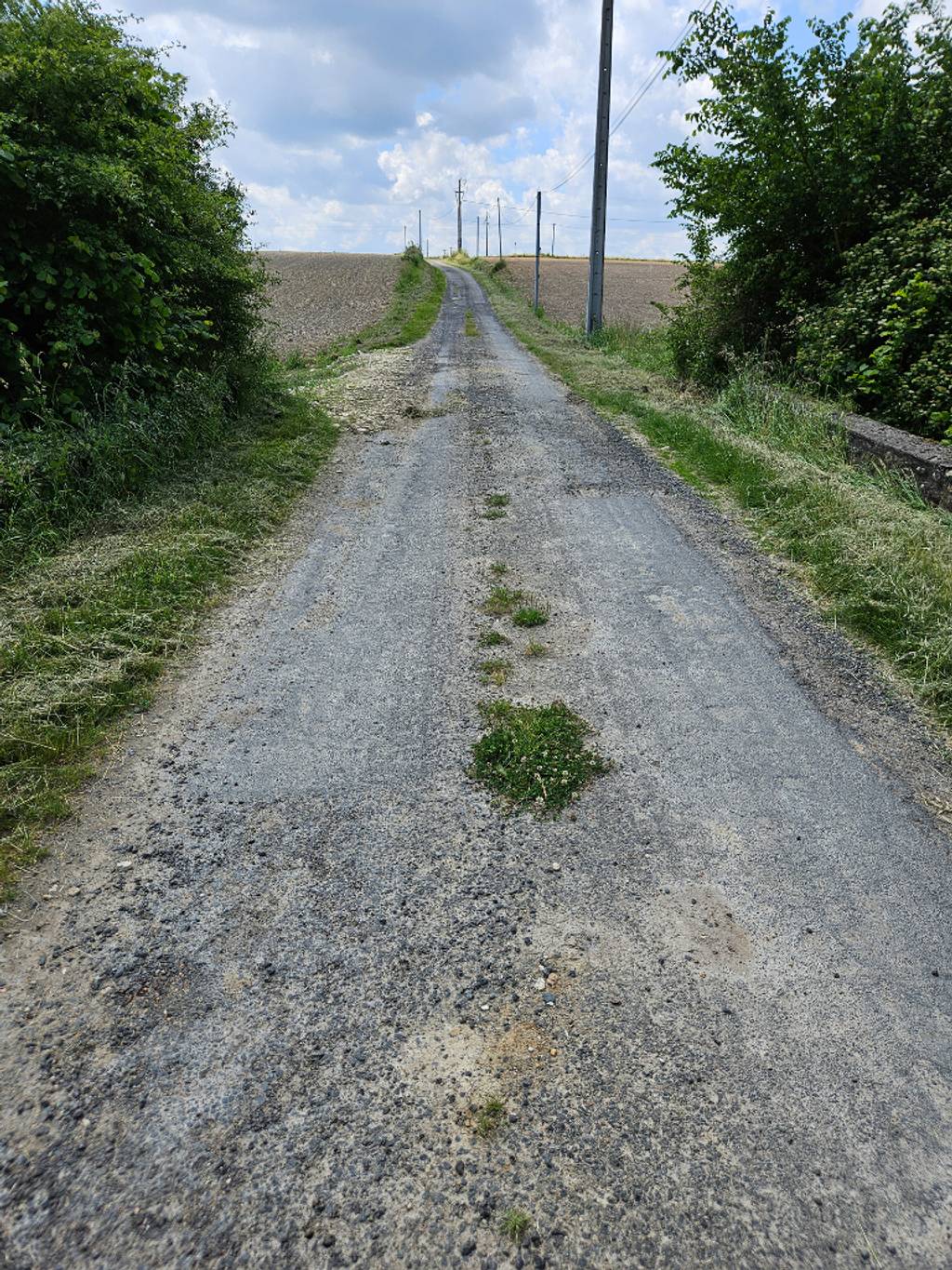 Route impraticable suite travaux EDF/intempéries.