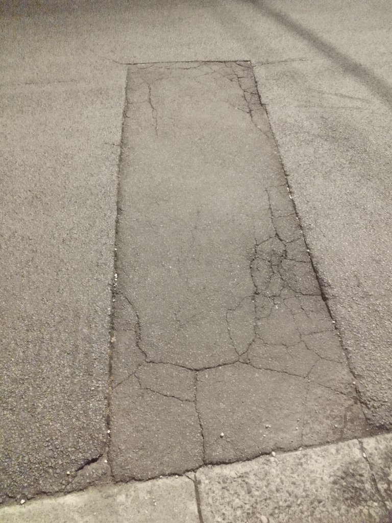 Signalement Raccord béton dégradé rue du Chemin