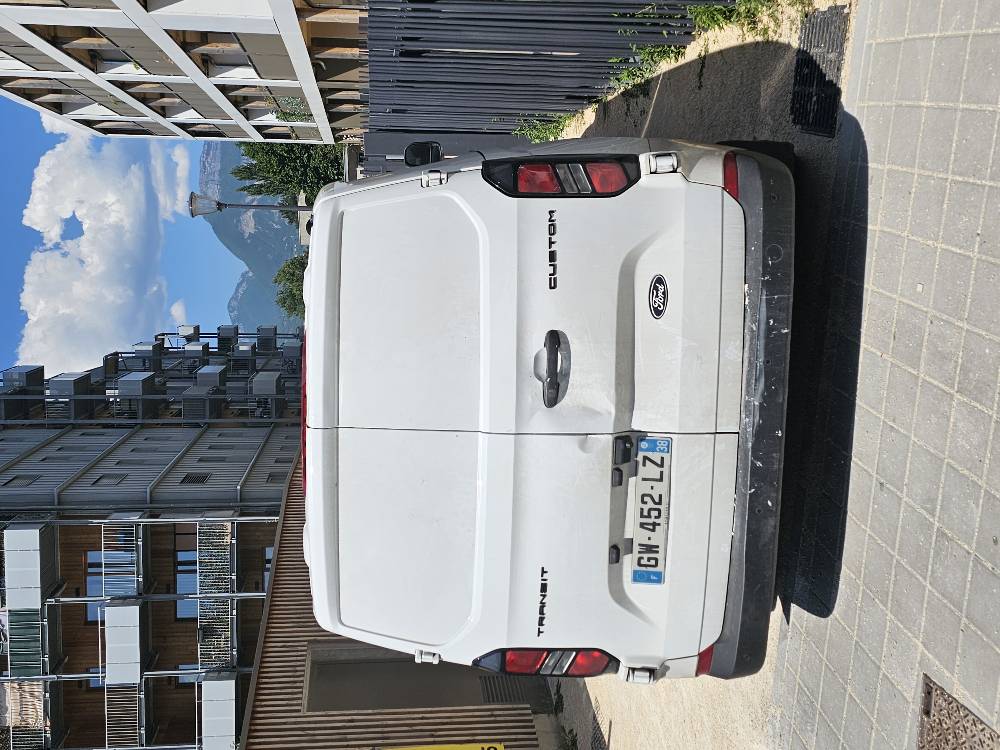 Voiture stationnée accès pompier