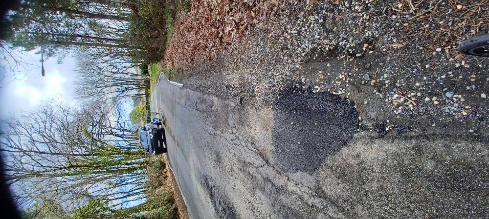 Photo 2 - Chaussée dégradée rue