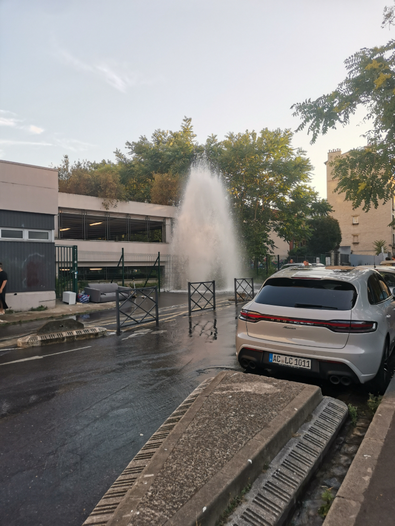 Photo 2 - Chaussée inondée