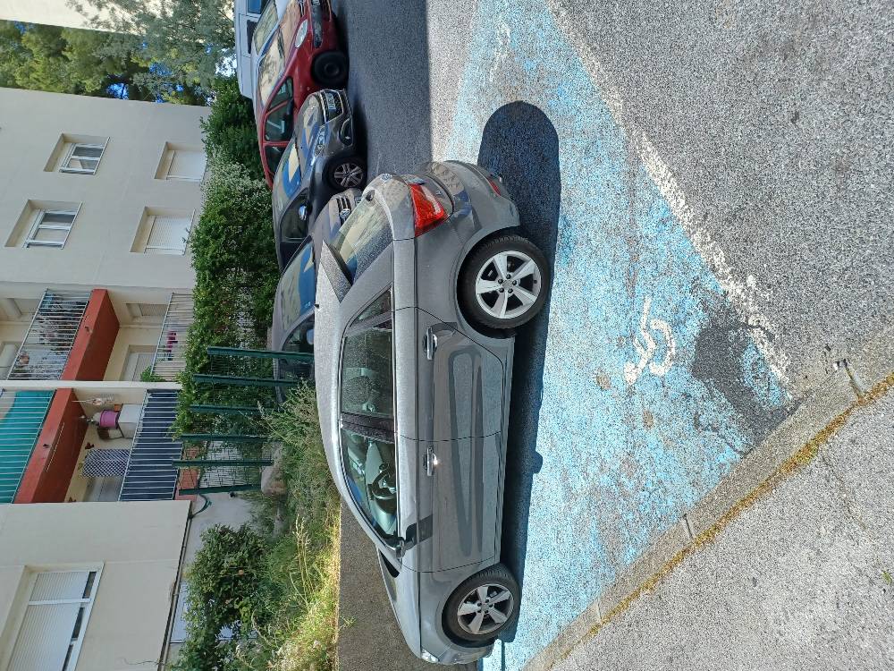 Photo 3 - Place PMR inaccessible
