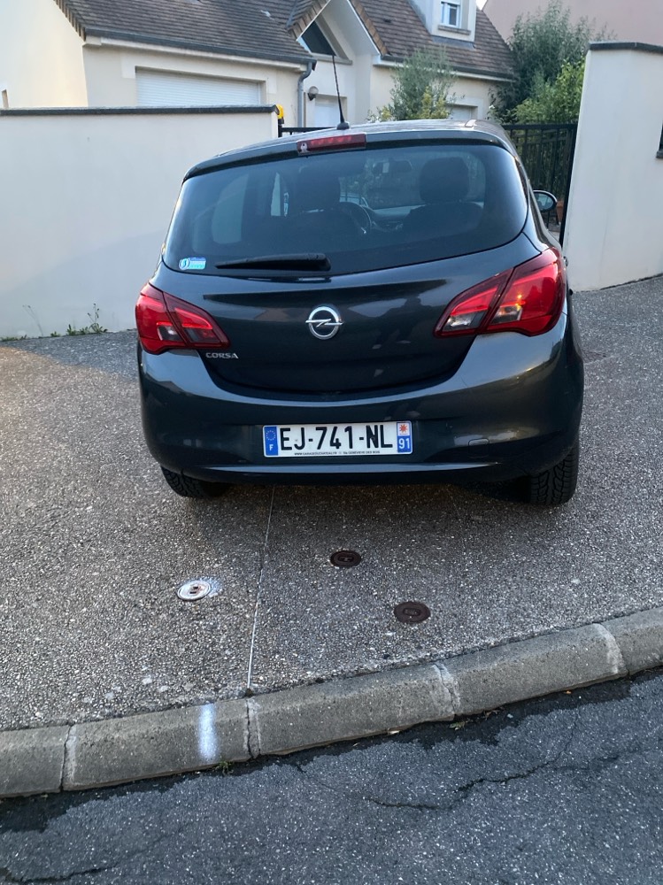 Signalement Voiture en double file trottoir