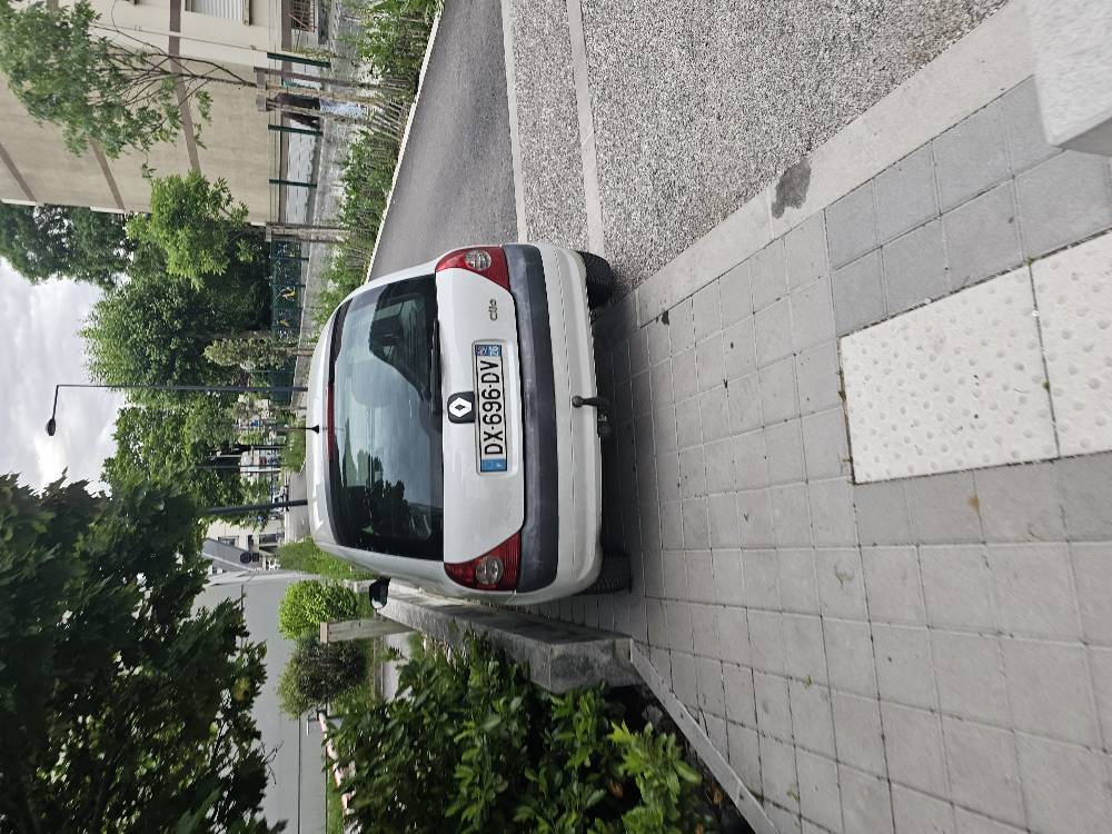 Stationnement gênant trottoir