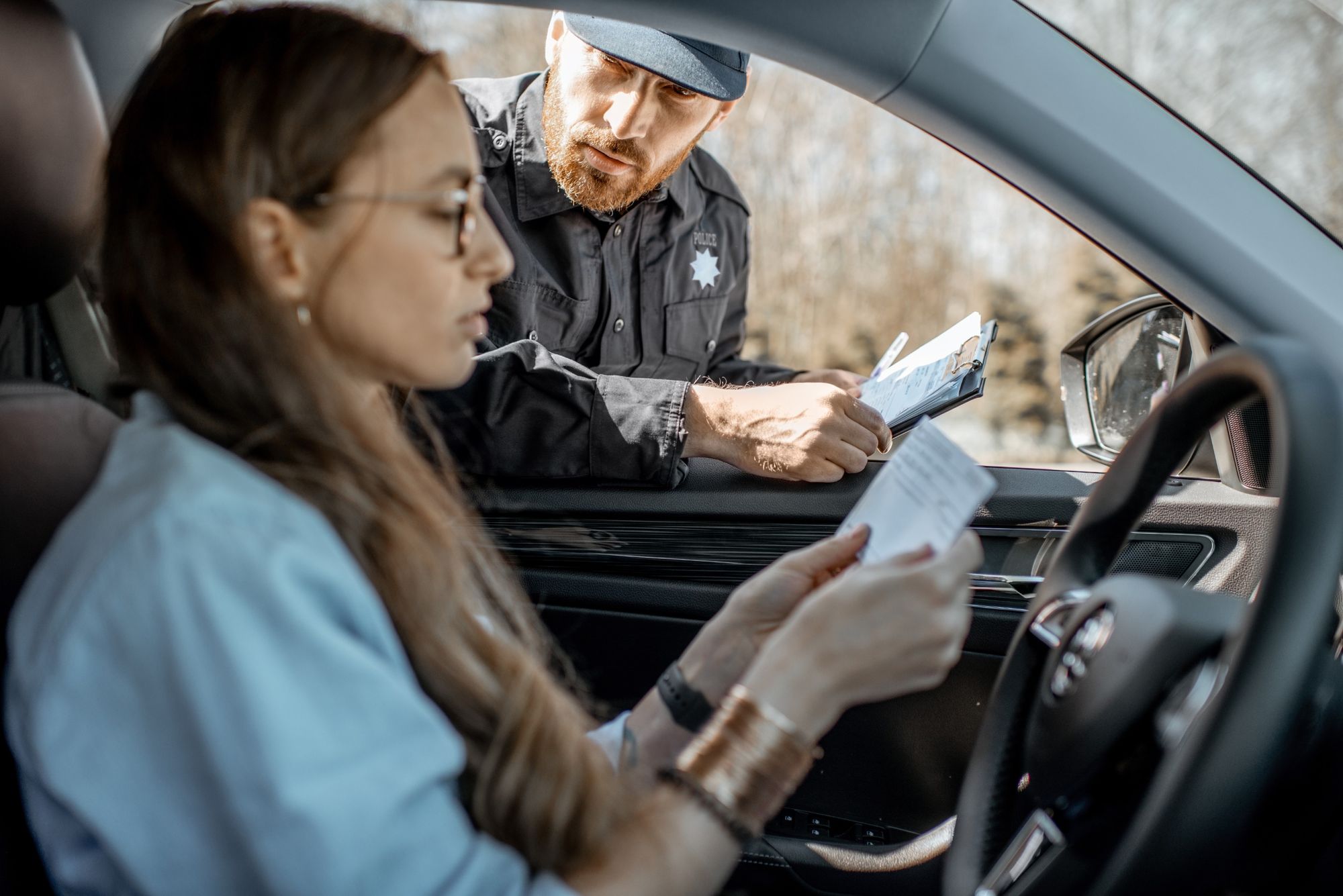 ¿Se puede conducir un auto sin seguro en Texas?