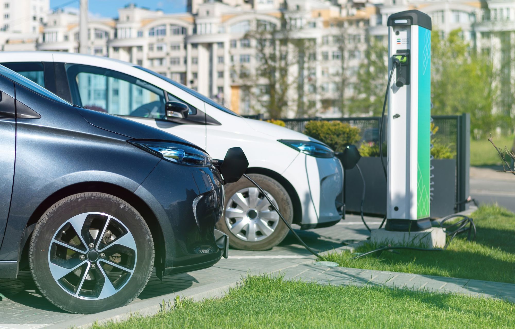 Coches eléctricos vs. autos a gasolina ¿Cuál es la compra más inteligente?
