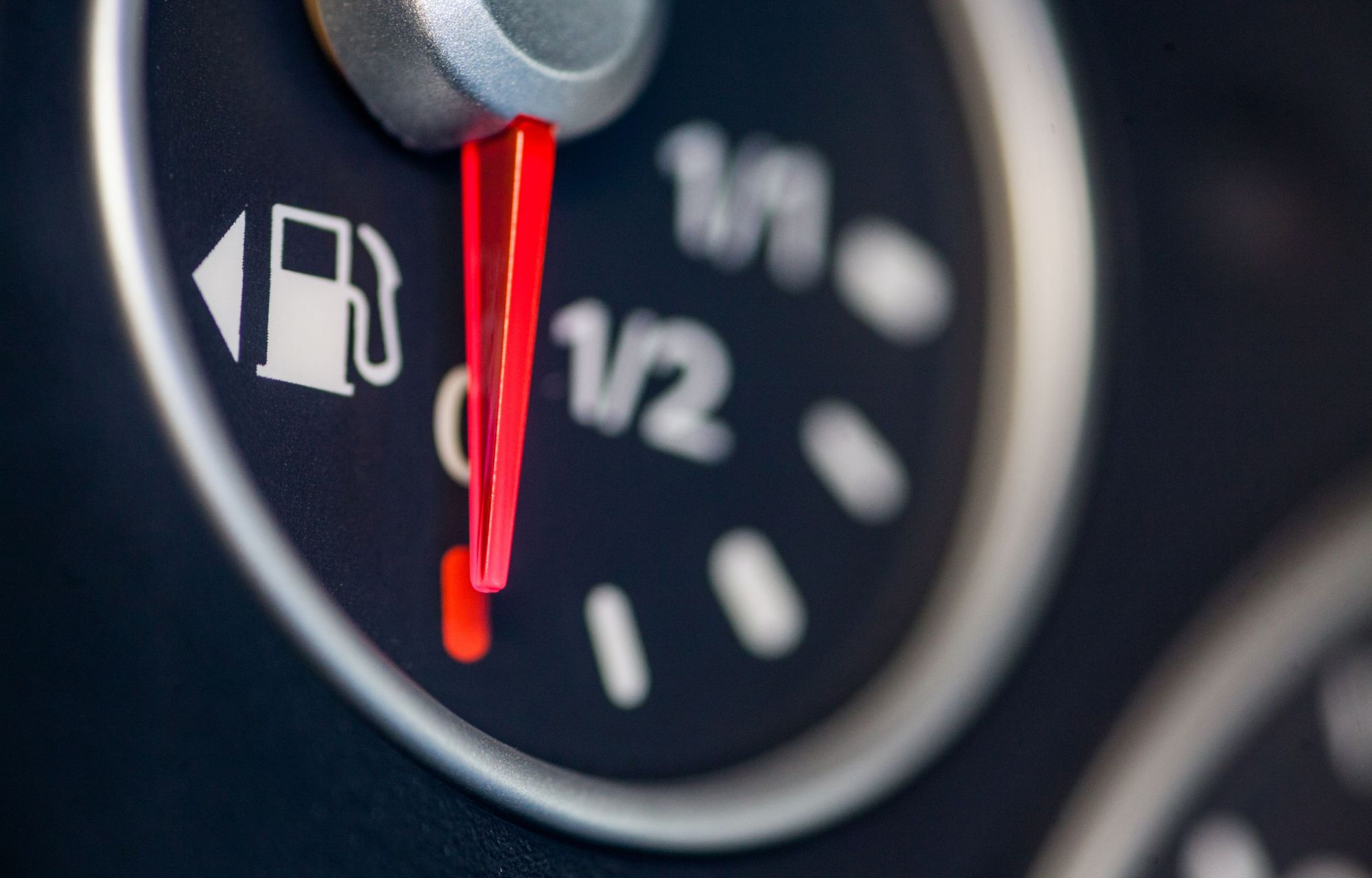 5 consejos sobre cómo gastar menos gasolina al conducir