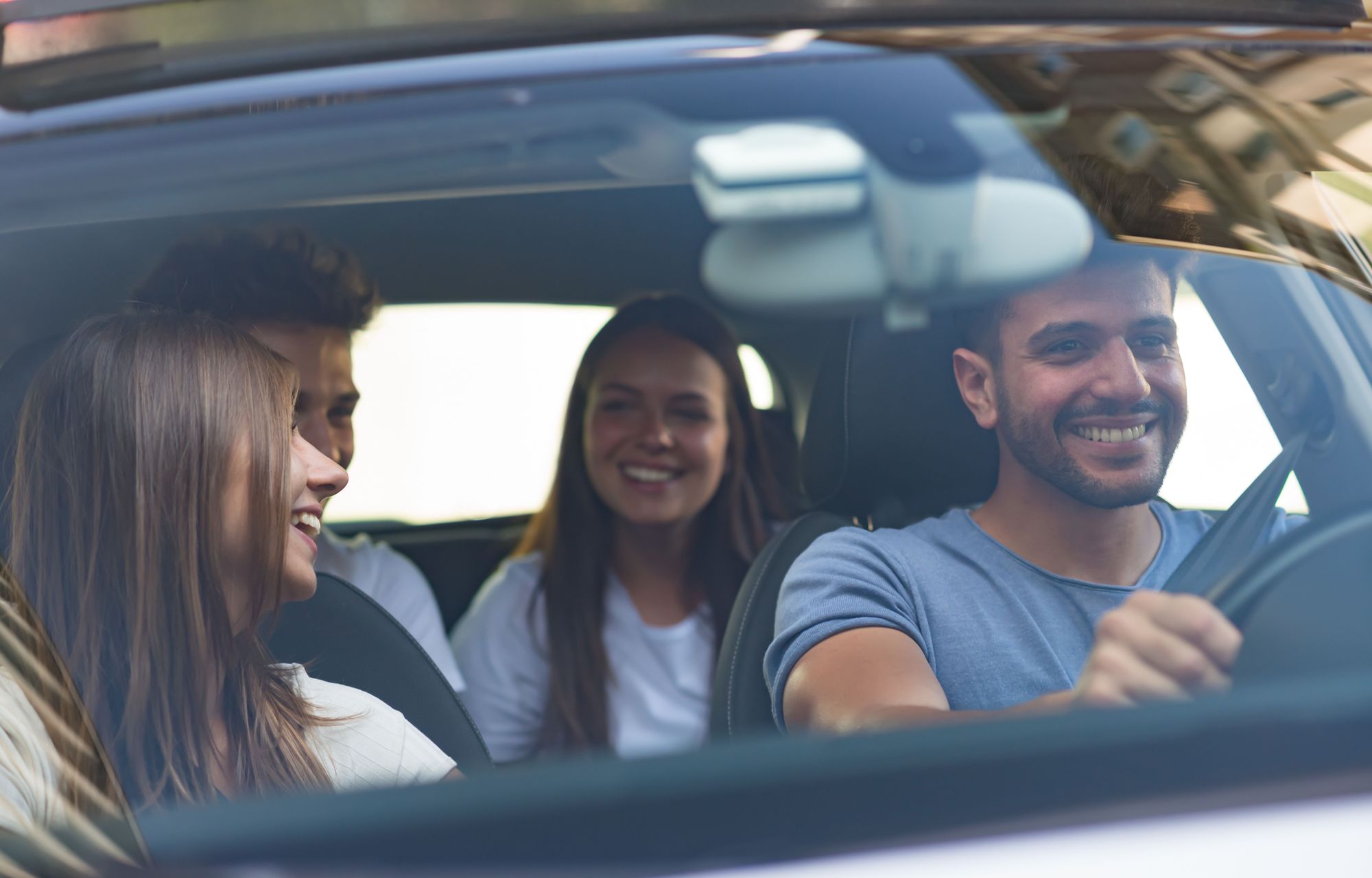 Seguros de coche para menores de 25 años: Encontrando la mejor opción