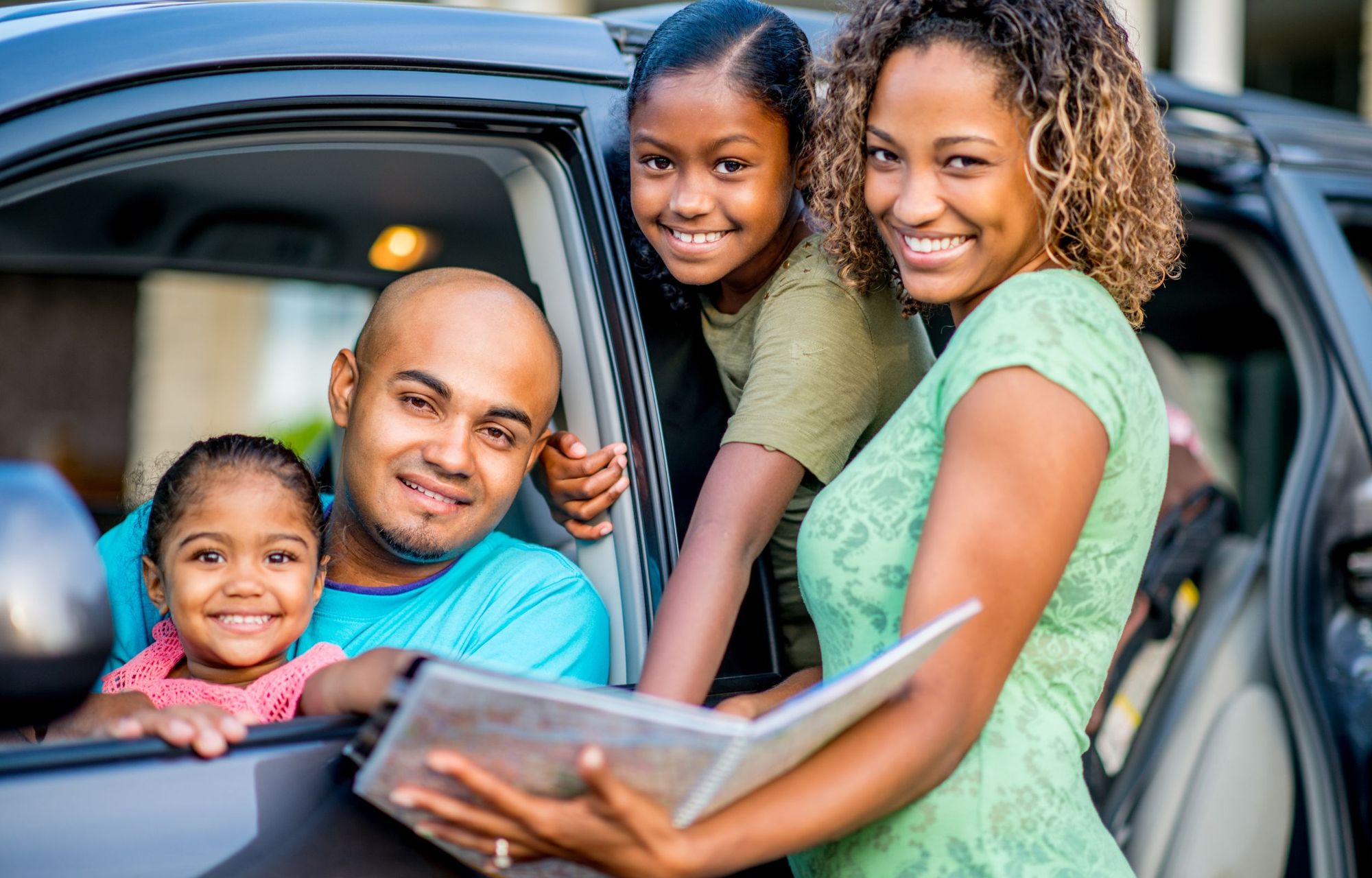 Consejos prácticos para viajar sin preocupaciones en familias