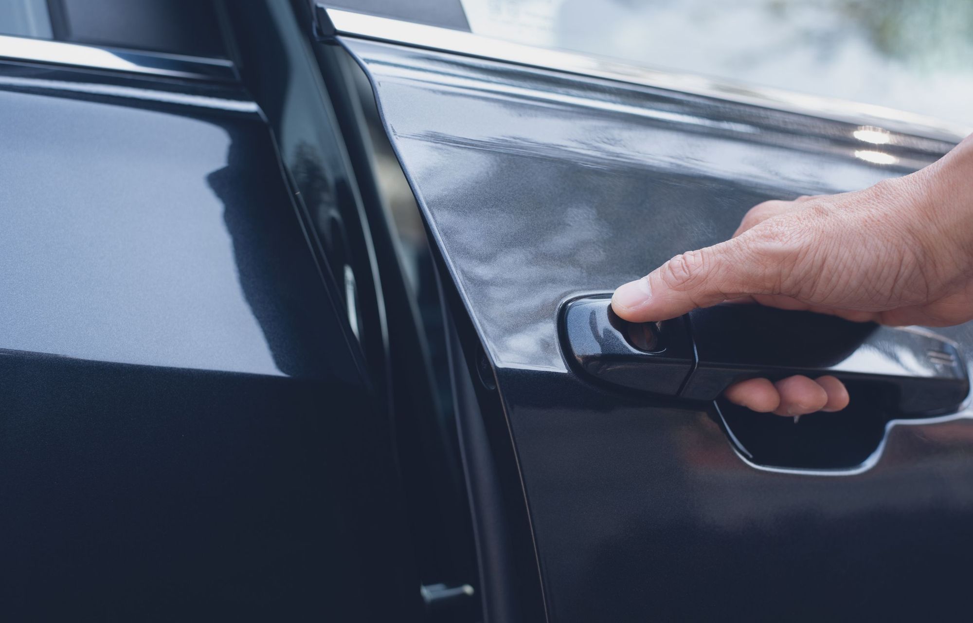 Prevenir golpes en las puertas de tu vehículo en parqueaderos