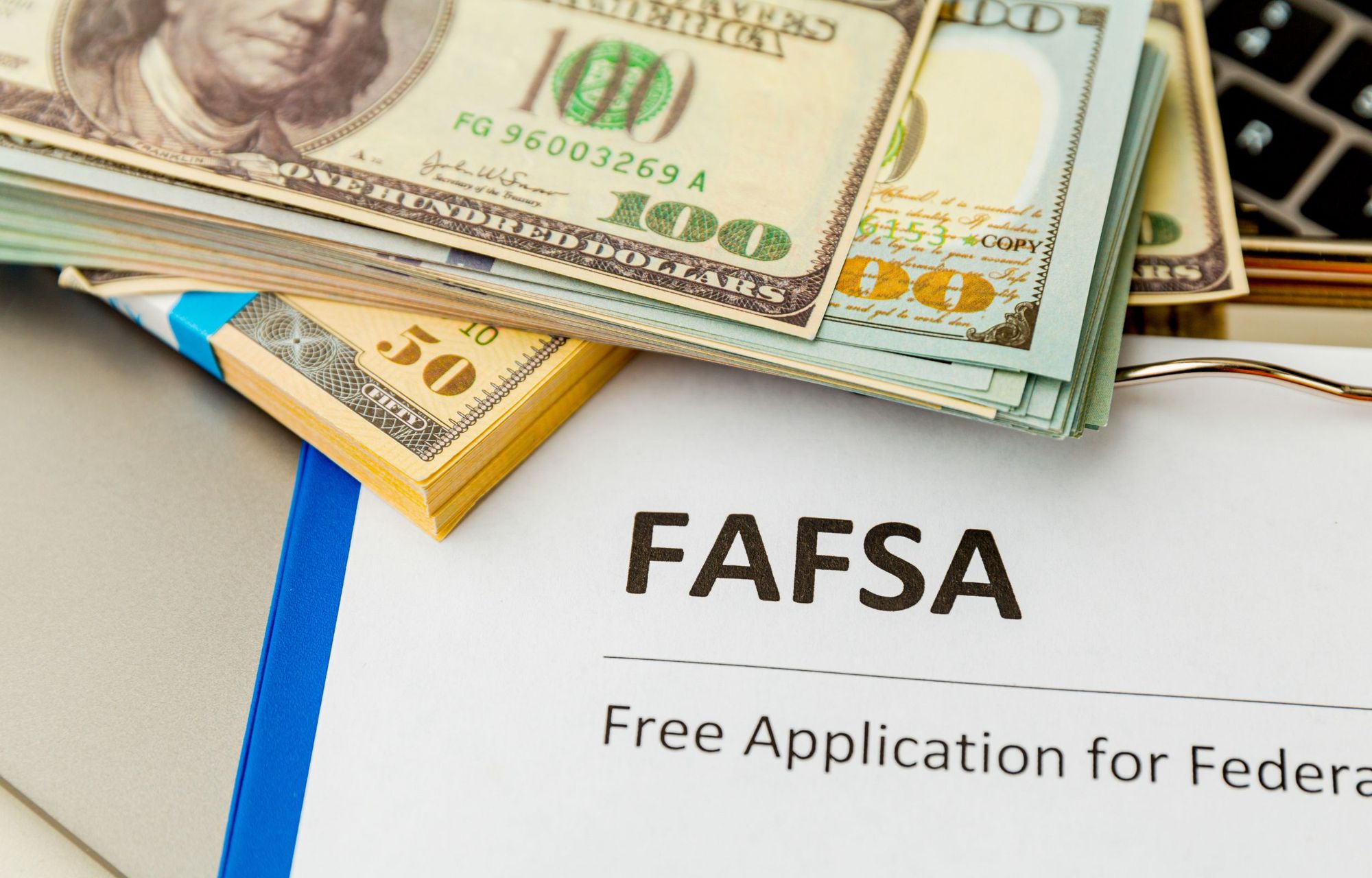 ¿Qué es el FAFSA? Importancia para las familias hispanas