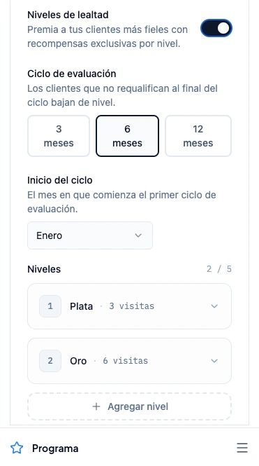 Configuración de niveles con tres tarjetas de nivel expandidas