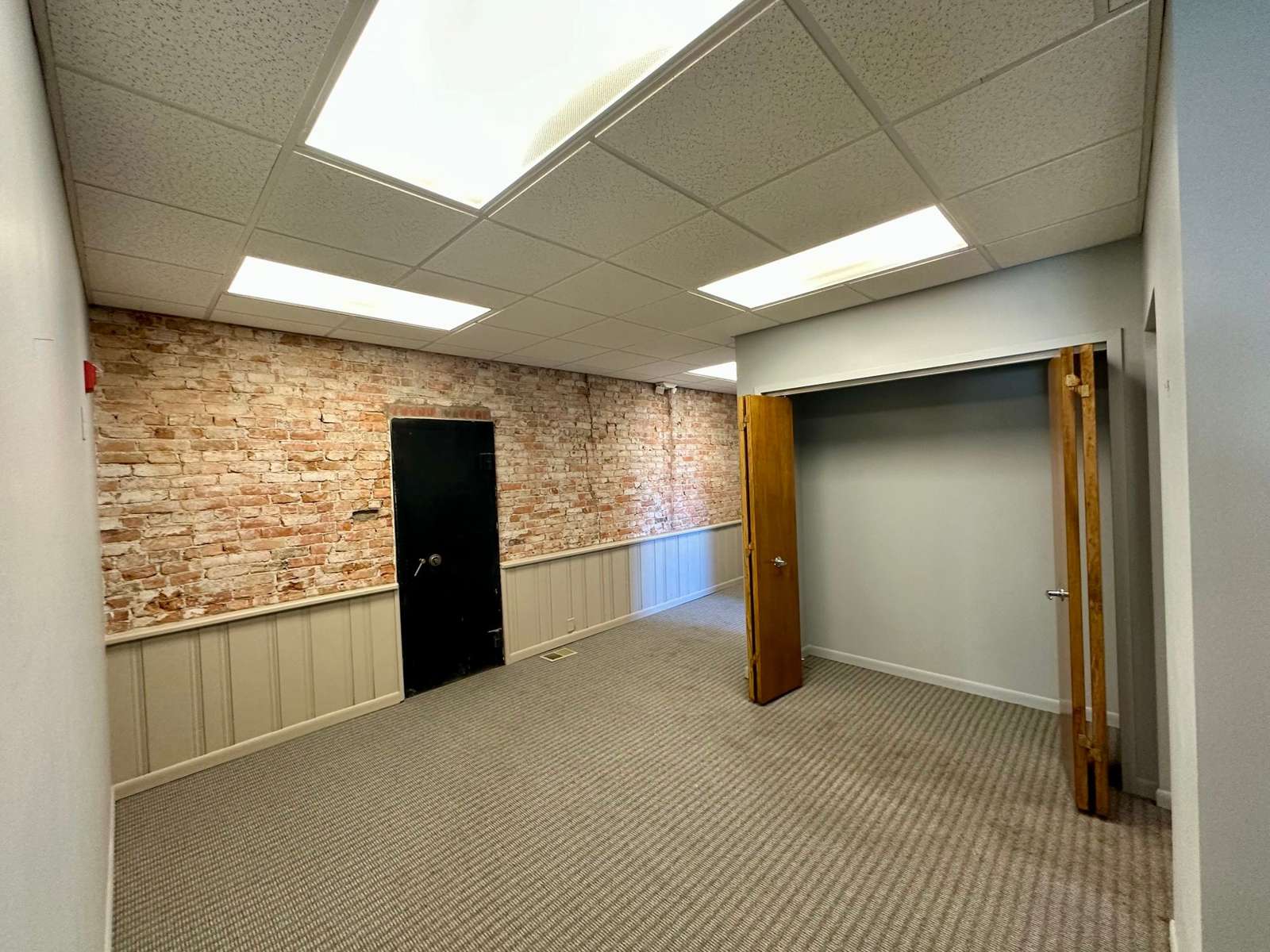 407 Washington St photo 6