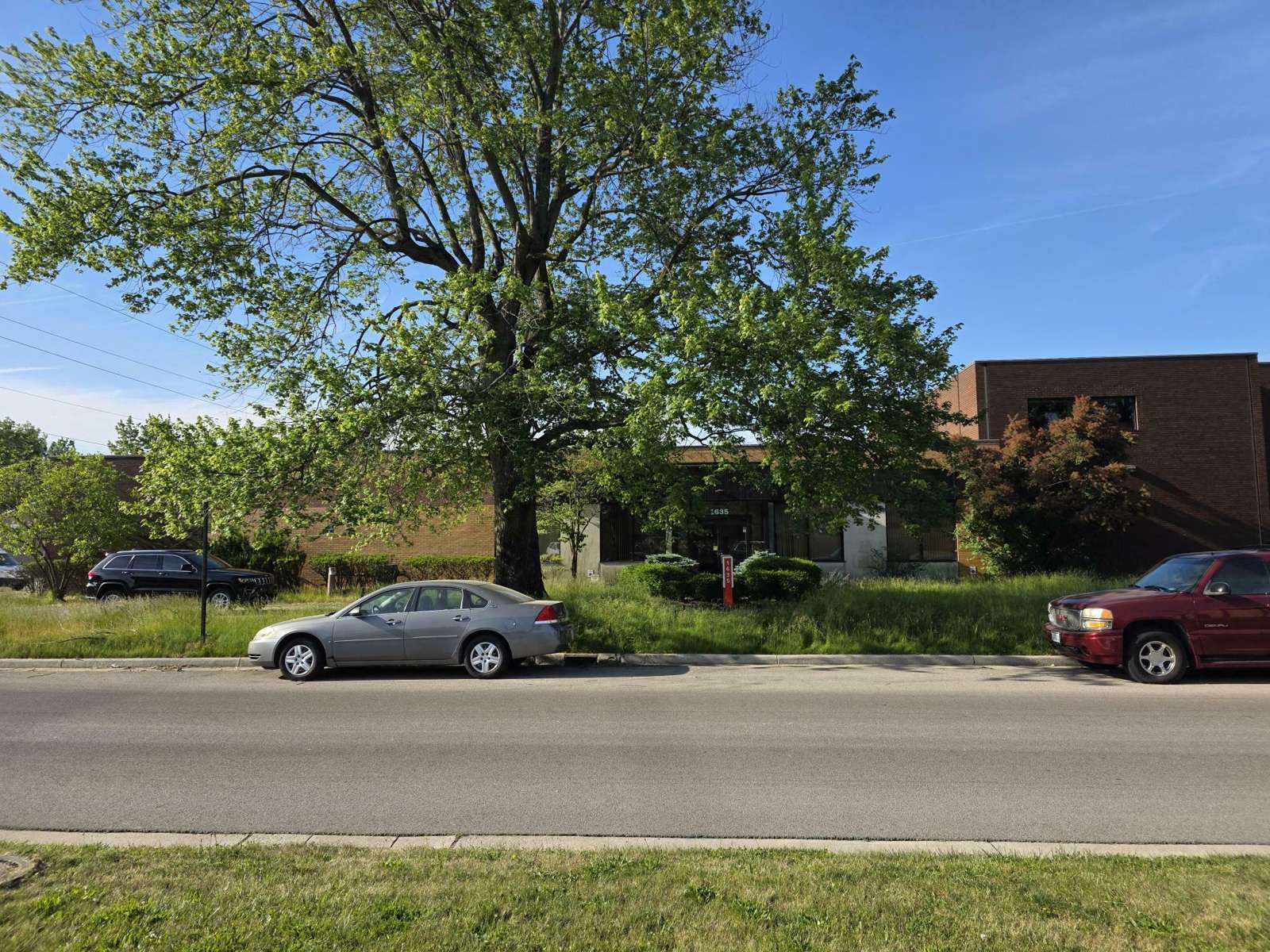 1635 Coining Dr photo 2