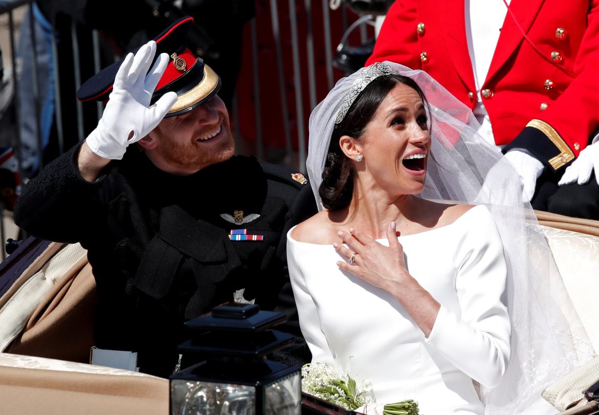 Vestidos de boda de Meghan y Enrique se exhibirán en Windsor y Edimburgo